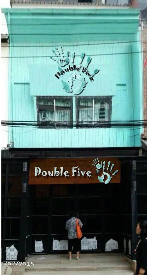 Double Five Hostel Bangkok Exterior photo
