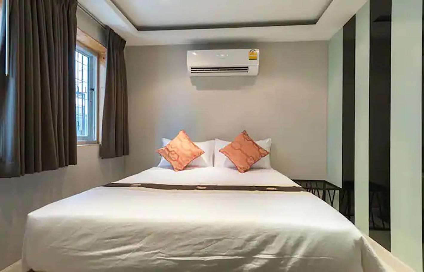 Double Five Hostel Bangkok Room photo